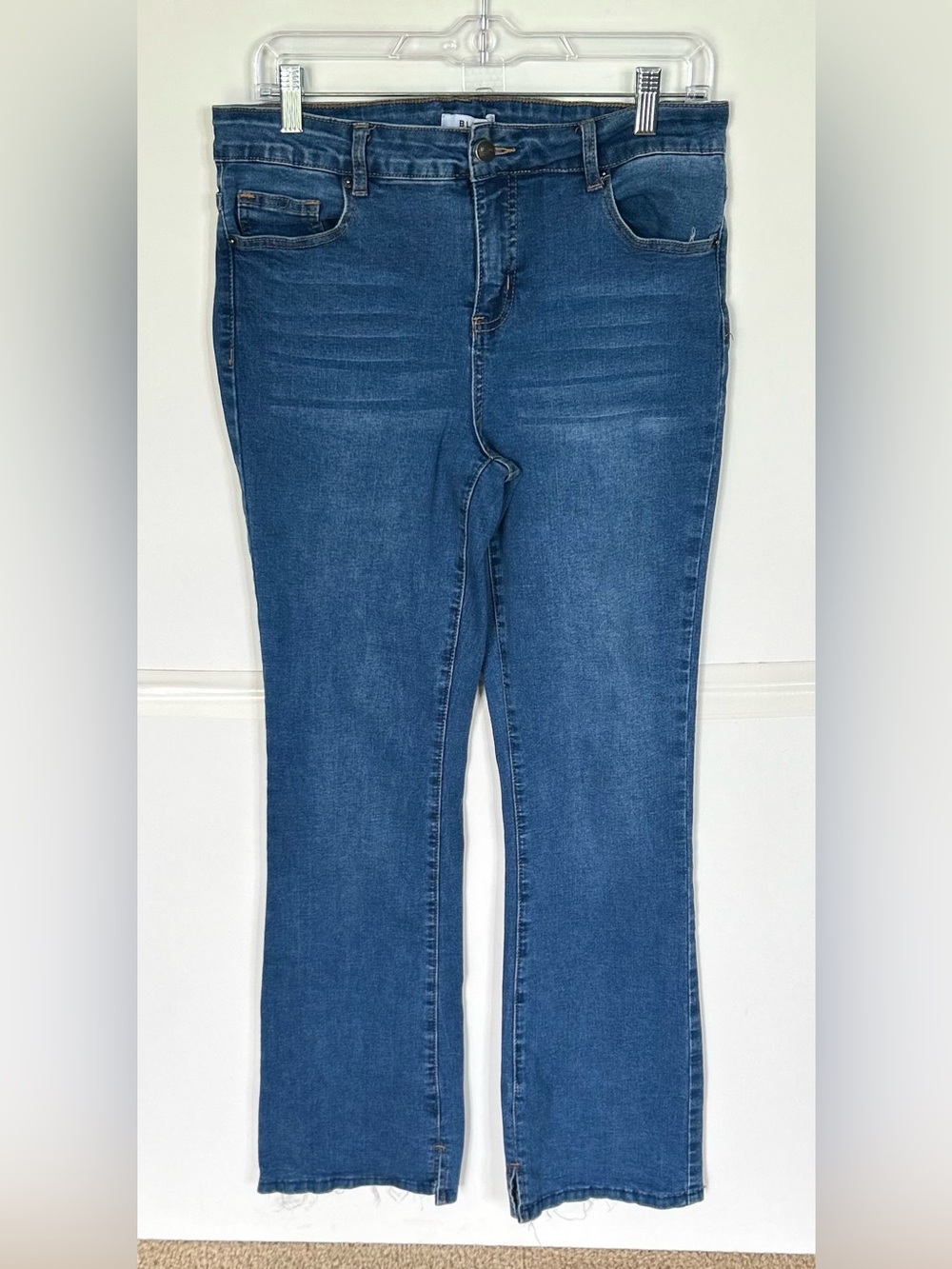 Bleu Classic Women's Mid-Rise Stretchy Blue Jeans. Size 12